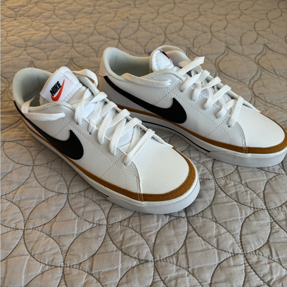 Nike Men's Court Legacy Sneakers